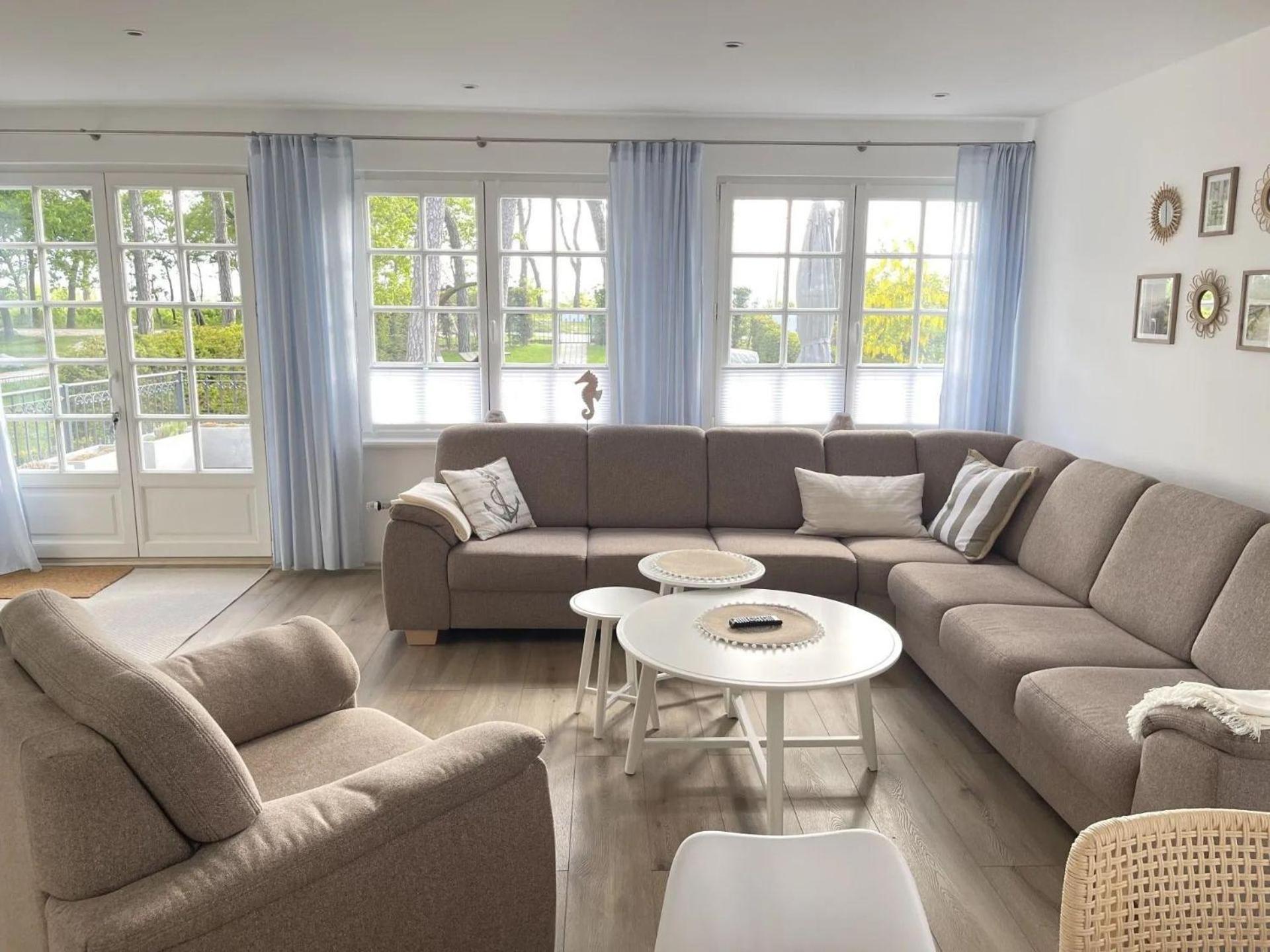 Ferienhaus-strandallee95-direkt-am-strand *